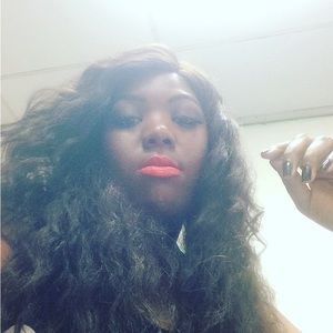 Meet your Posher, Tiara